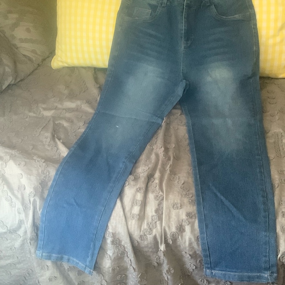 Brand new Large lightweight light denim jeans